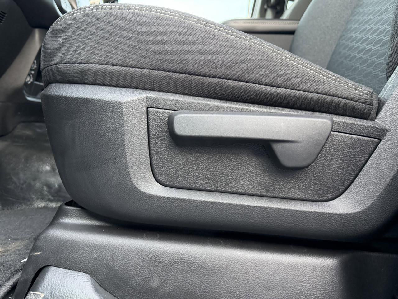 2026 Ram 3500 Tradesman Crew Cab 4x4 Dually | 6.7L HO Cummins Diesel | 8' Box | Max Tow Package | Uconnect 5 NAV Redwater AB