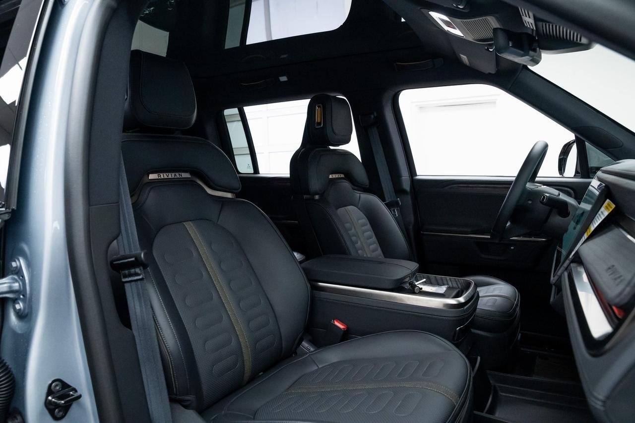 2026 Rivian R1S AWD Dual Motor 1 Owner Vented Seats Portland OR