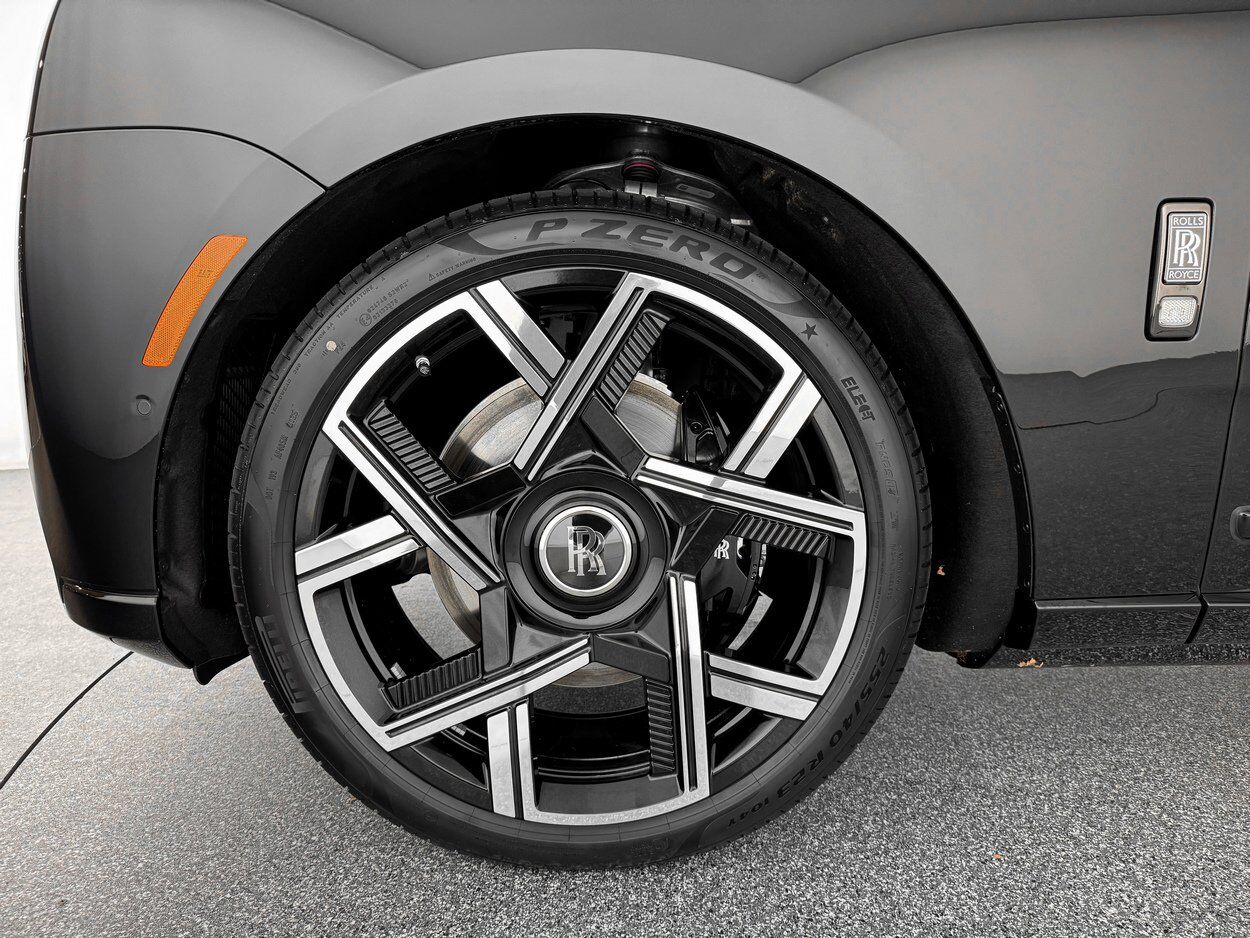 2026 Rolls-Royce Cullinan Black Badge Bellevue WA