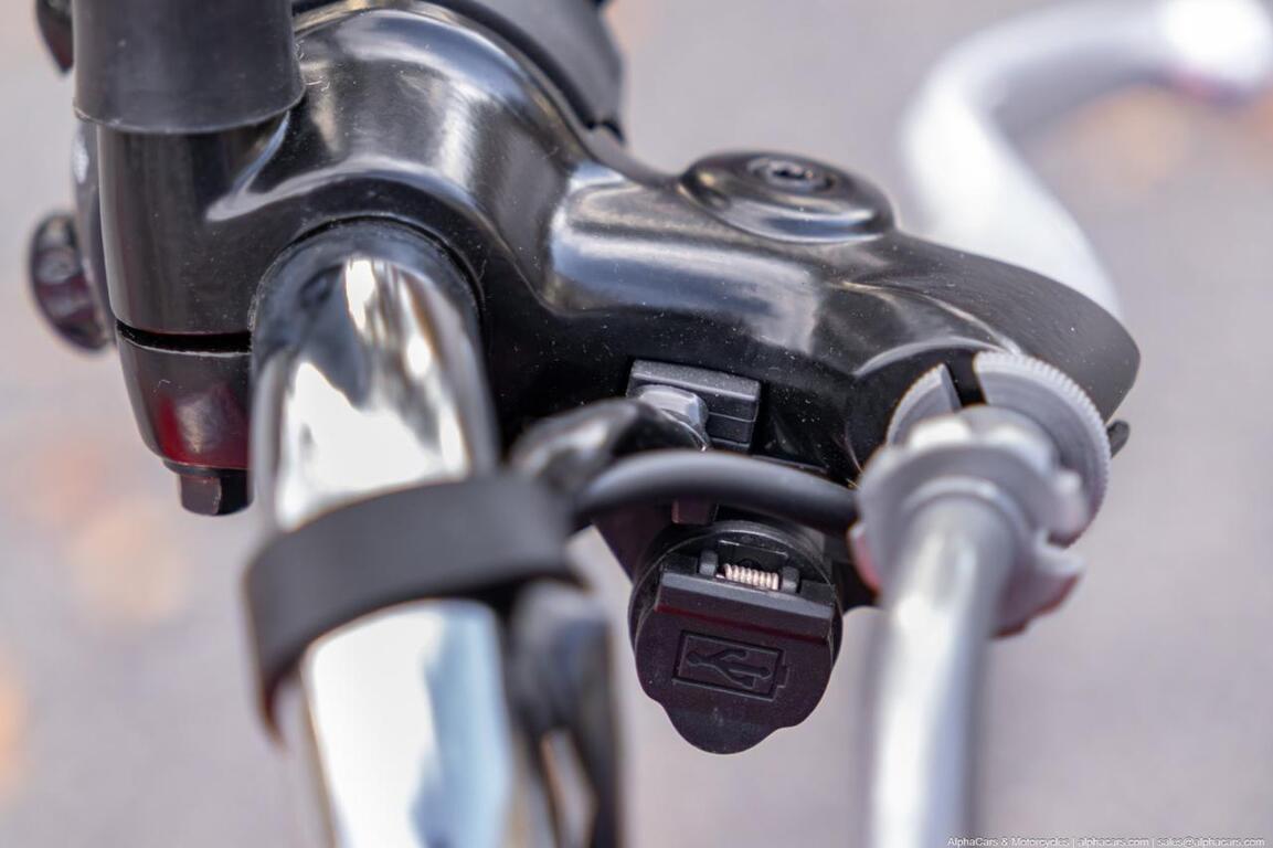 2026 Royal Enfield Classic 350 Commando Sand Boston MA 2026 Royal Enfield Classic 350 Commando Sand Boston MA