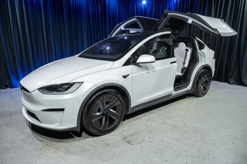 2026 Tesla Model X photo 2