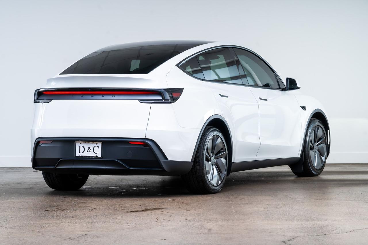 2026 Tesla Model Y 1 Owner Vented Seats Portland OR