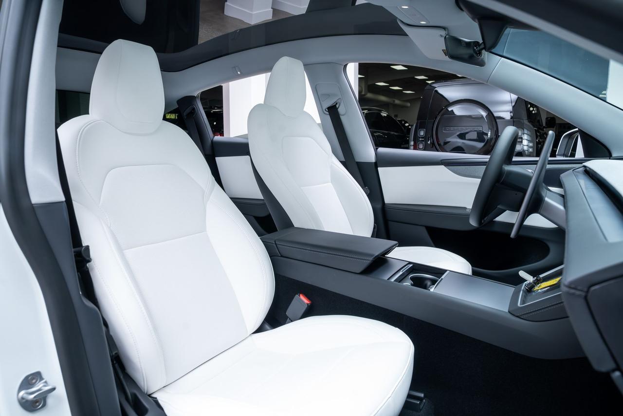 2026 Tesla Model Y 1 Owner Vented Seats Portland OR