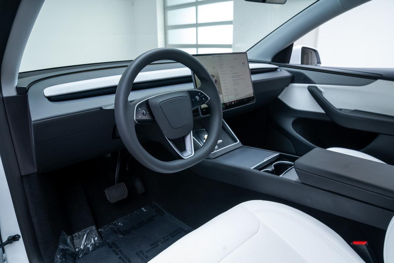 2026 Tesla Model Y 1 Owner Vented Seats Portland OR