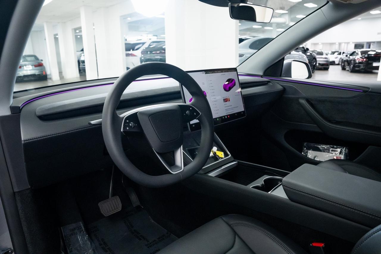 2026 Tesla Model Y Long Range 1 Owner Vented Seats Launch Series Full Self-Drive Portland OR