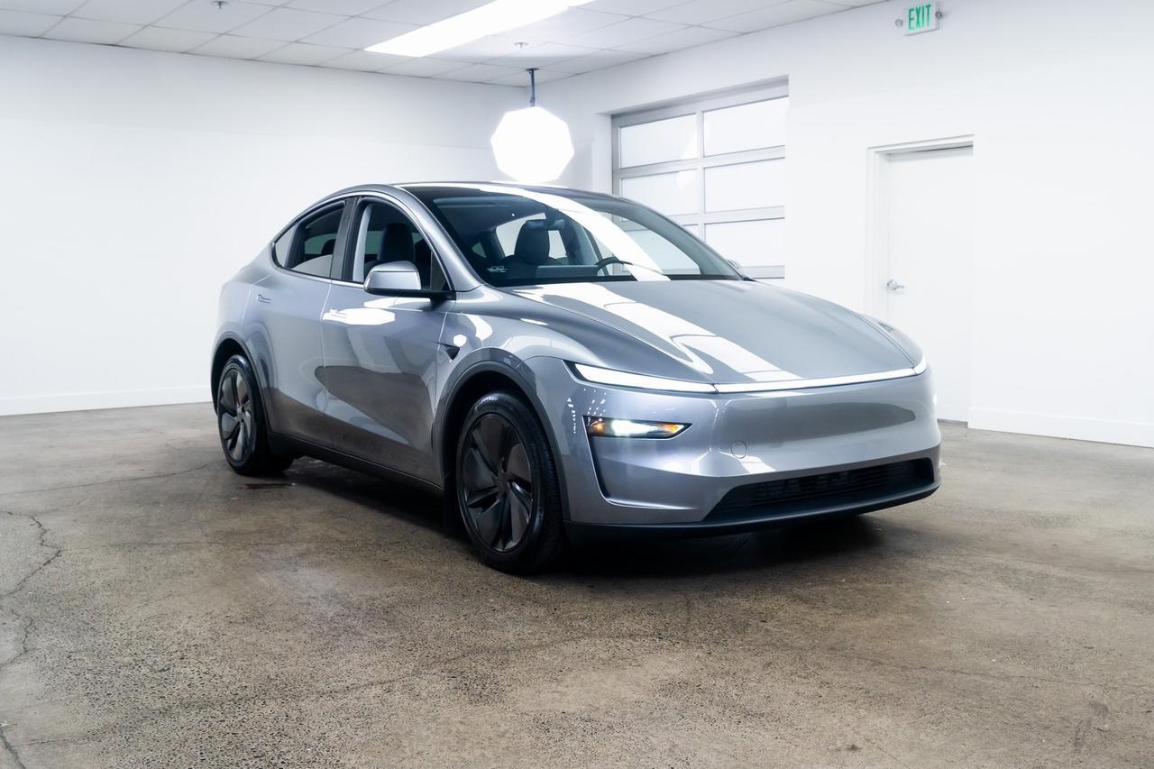 2026 Tesla Model Y Long Range 1 Owner Vented Seats Launch Series Full Self-Drive Portland OR