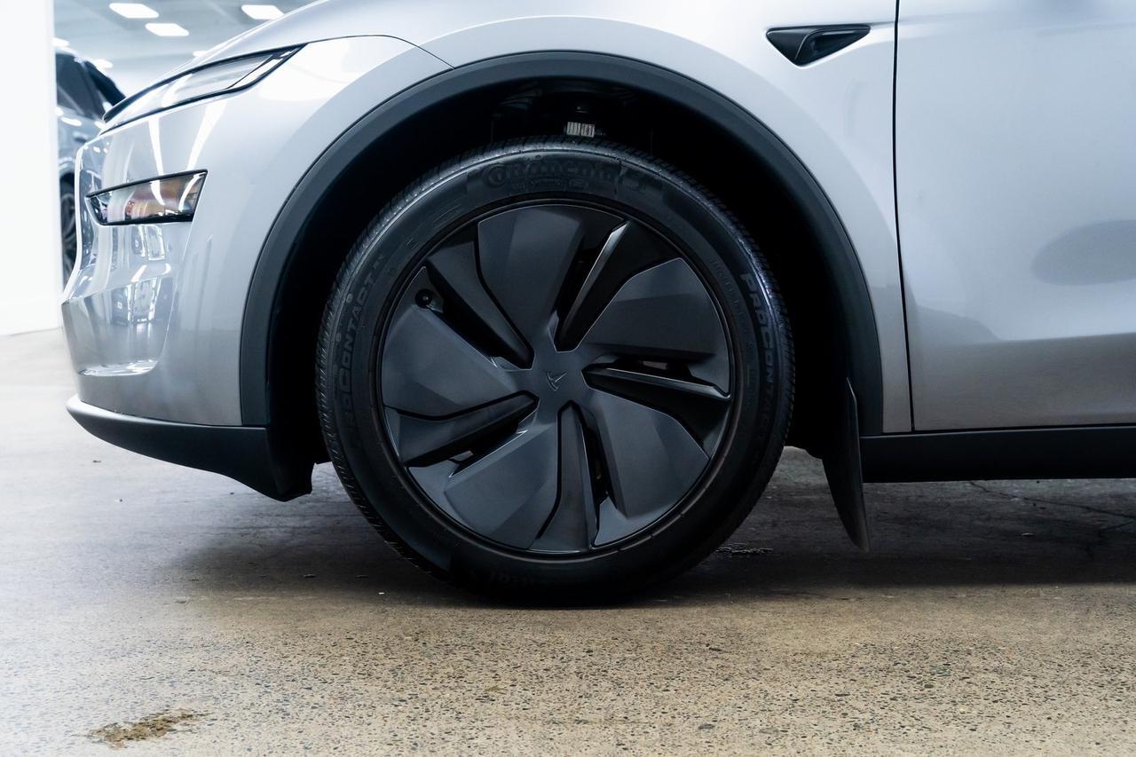 2026 Tesla Model Y Long Range 1 Owner Vented Seats Launch Series Full Self-Drive Portland OR