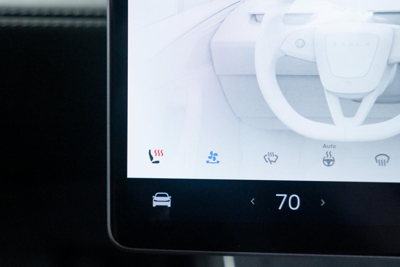 2026 Tesla Model Y Long Range 1 Owner Vented Seats Launch Series Full Self-Drive Portland OR