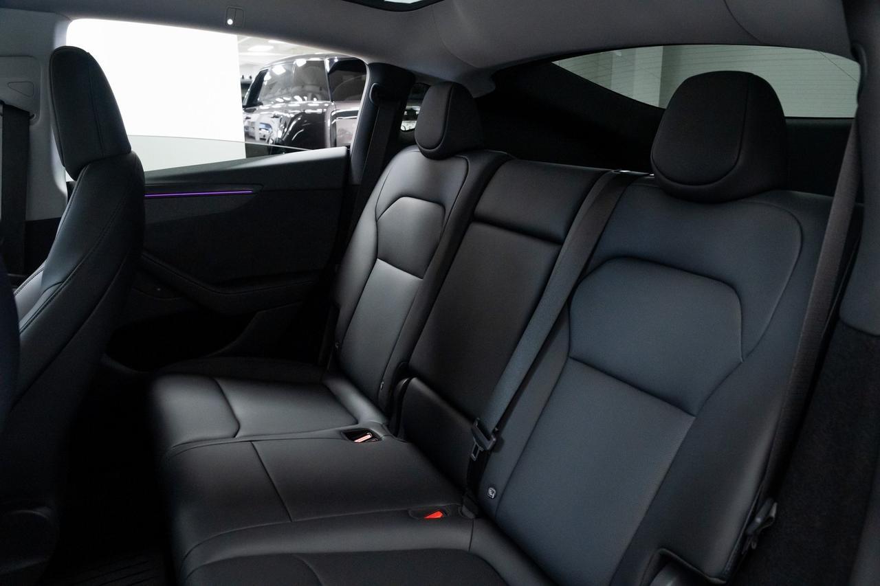 2026 Tesla Model Y Long Range 1 Owner Vented Seats Launch Series Full Self-Drive Portland OR