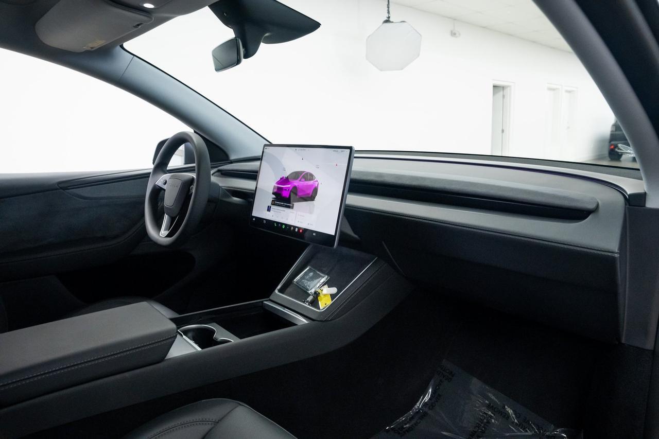 2026 Tesla Model Y Long Range 1 Owner Vented Seats Launch Series Full Self-Drive Portland OR