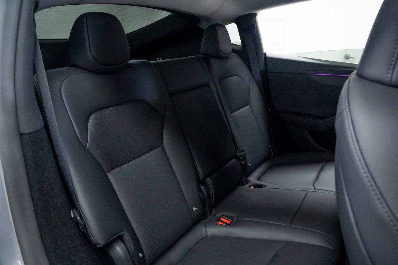 2026 Tesla Model Y Long Range 1 Owner Vented Seats Launch Series Full Self-Drive Portland OR