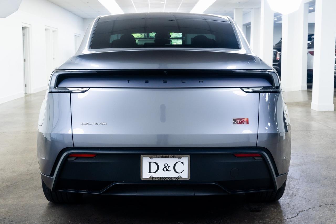 2026 Tesla Model Y Long Range 1 Owner Vented Seats Launch Series Full Self-Drive Portland OR