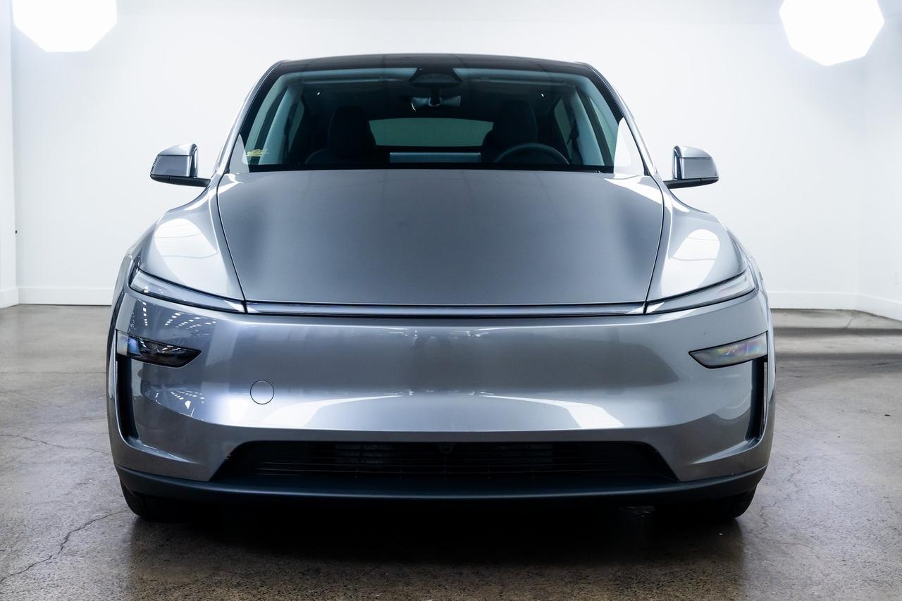 2026 Tesla Model Y Long Range 1 Owner Vented Seats Launch Series Full Self-Drive Portland OR