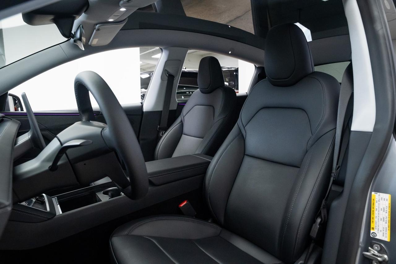 2026 Tesla Model Y Long Range 1 Owner Vented Seats Launch Series Full Self-Drive Portland OR