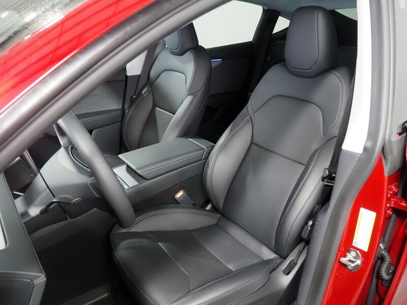 2026 Tesla Model Y Long Range AWD *AUTOPILOT, NAVIGATION, SAFETY ALERTS, ADAPTIVE CRUISE, AUTOMATIC PARKING, SURROUND CAMERAS, PANORAMA GLASS ROOF, CLIMATE SEATS, HEATED STEERING, 20 INCH HELIX WHEELS, WIRELESS CHARGING Round Rock TX