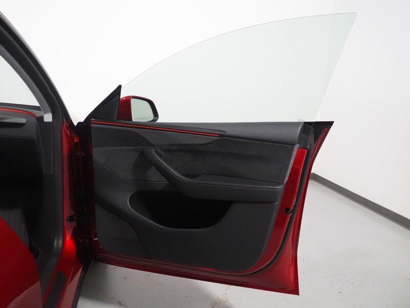 2026 Tesla Model Y Long Range AWD *AUTOPILOT, NAVIGATION, SAFETY ALERTS, ADAPTIVE CRUISE, AUTOMATIC PARKING, SURROUND CAMERAS, PANORAMA GLASS ROOF, CLIMATE SEATS, HEATED STEERING, 20 INCH HELIX WHEELS, WIRELESS CHARGING Round Rock TX