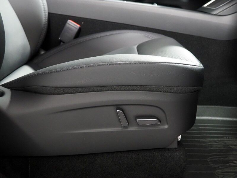 2026 Tesla Model Y Long Range AWD *AUTOPILOT, NAVIGATION, SAFETY ALERTS, ADAPTIVE CRUISE, AUTOMATIC PARKING, SURROUND CAMERAS, PANORAMA GLASS ROOF, CLIMATE SEATS, HEATED STEERING, 20 INCH HELIX WHEELS, WIRELESS CHARGING Round Rock TX