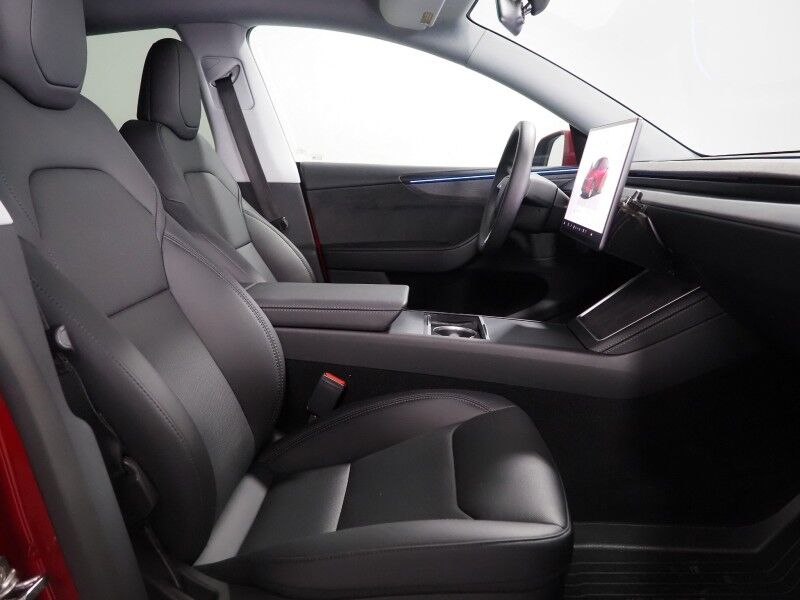 2026 Tesla Model Y Long Range AWD *AUTOPILOT, NAVIGATION, SAFETY ALERTS, ADAPTIVE CRUISE, AUTOMATIC PARKING, SURROUND CAMERAS, PANORAMA GLASS ROOF, CLIMATE SEATS, HEATED STEERING, 20 INCH HELIX WHEELS, WIRELESS CHARGING Round Rock TX