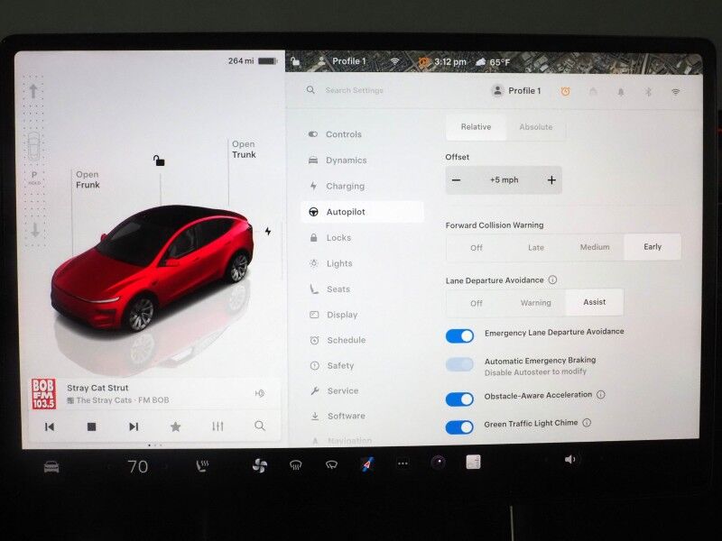 2026 Tesla Model Y Long Range AWD *AUTOPILOT, NAVIGATION, SAFETY ALERTS, ADAPTIVE CRUISE, AUTOMATIC PARKING, SURROUND CAMERAS, PANORAMA GLASS ROOF, CLIMATE SEATS, HEATED STEERING, 20 INCH HELIX WHEELS, WIRELESS CHARGING Round Rock TX