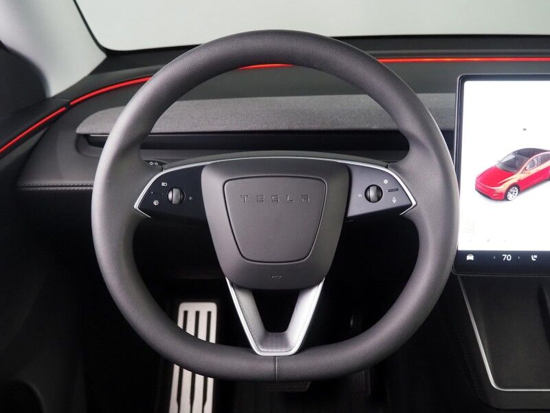 2026 Tesla Model Y Long Range AWD *AUTOPILOT, NAVIGATION, SAFETY ALERTS, ADAPTIVE CRUISE, AUTOMATIC PARKING, SURROUND CAMERAS, PANORAMA GLASS ROOF, CLIMATE SEATS, HEATED STEERING, 20 INCH HELIX WHEELS, WIRELESS CHARGING Round Rock TX