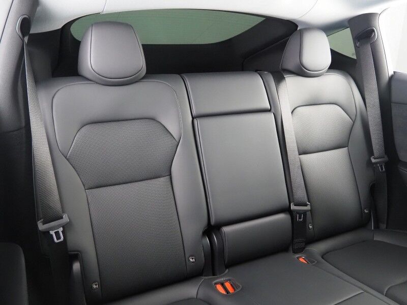 2026 Tesla Model Y Long Range AWD *AUTOPILOT, NAVIGATION, SAFETY ALERTS, ADAPTIVE CRUISE, AUTOMATIC PARKING, SURROUND CAMERAS, PANORAMA GLASS ROOF, CLIMATE SEATS, HEATED STEERING, 20 INCH HELIX WHEELS, WIRELESS CHARGING Round Rock TX