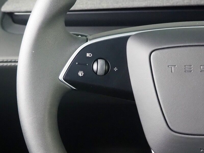 2026 Tesla Model Y Long Range AWD *AUTOPILOT, NAVIGATION, SAFETY ALERTS, ADAPTIVE CRUISE, AUTOMATIC PARKING, SURROUND CAMERAS, PANORAMA GLASS ROOF, CLIMATE SEATS, HEATED STEERING, 20 INCH HELIX WHEELS, WIRELESS CHARGING Round Rock TX