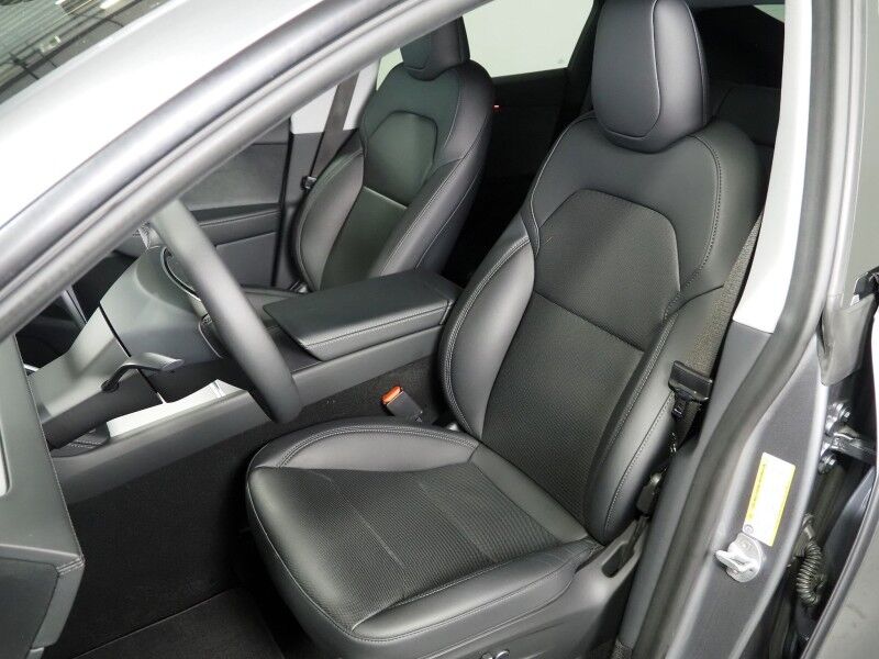 2026 Tesla Model Y Long Range AWD *AUTOPILOT, NAVIGATION, SAFETY ALERTS, ADAPTIVE CRUISE, AUTOMATIC PARKING, SURROUND CAMERAS, PANORAMA GLASS ROOF, CLIMATE SEATS, HEATED STEERING, WIRELESS CHARGING Round Rock TX