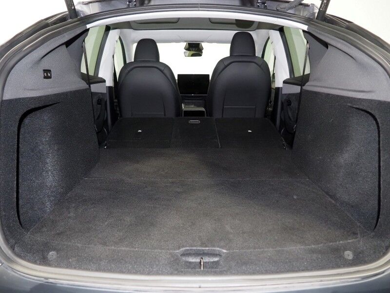 2026 Tesla Model Y Long Range AWD *AUTOPILOT, NAVIGATION, SAFETY ALERTS, ADAPTIVE CRUISE, AUTOMATIC PARKING, SURROUND CAMERAS, PANORAMA GLASS ROOF, CLIMATE SEATS, HEATED STEERING, WIRELESS CHARGING Round Rock TX