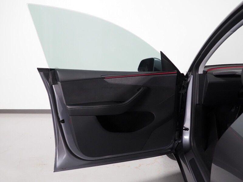 2026 Tesla Model Y Long Range AWD *AUTOPILOT, NAVIGATION, SAFETY ALERTS, ADAPTIVE CRUISE, AUTOMATIC PARKING, SURROUND CAMERAS, PANORAMA GLASS ROOF, CLIMATE SEATS, HEATED STEERING, WIRELESS CHARGING Round Rock TX