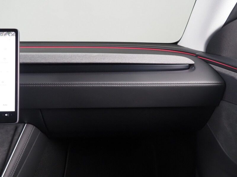 2026 Tesla Model Y Long Range AWD *AUTOPILOT, NAVIGATION, SAFETY ALERTS, ADAPTIVE CRUISE, AUTOMATIC PARKING, SURROUND CAMERAS, PANORAMA GLASS ROOF, CLIMATE SEATS, HEATED STEERING, WIRELESS CHARGING Round Rock TX