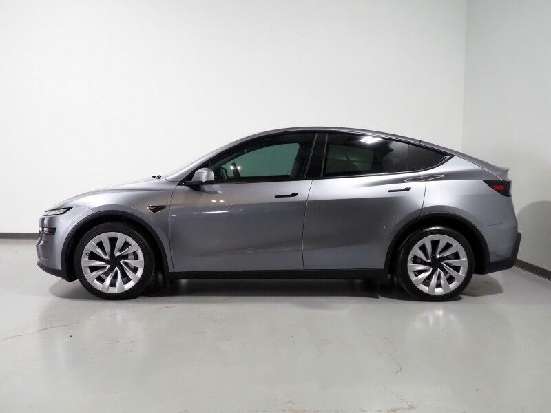 2026 Tesla Model Y Long Range AWD *AUTOPILOT, NAVIGATION, SAFETY ALERTS, ADAPTIVE CRUISE, AUTOMATIC PARKING, SURROUND CAMERAS, PANORAMA GLASS ROOF, CLIMATE SEATS, HEATED STEERING, WIRELESS CHARGING Round Rock TX