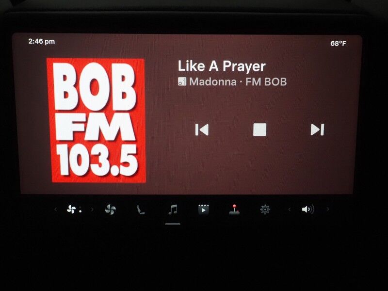 2026 Tesla Model Y Long Range AWD *AUTOPILOT, NAVIGATION, SAFETY ALERTS, ADAPTIVE CRUISE, AUTOMATIC PARKING, SURROUND CAMERAS, PANORAMA GLASS ROOF, CLIMATE SEATS, HEATED STEERING, WIRELESS CHARGING Round Rock TX