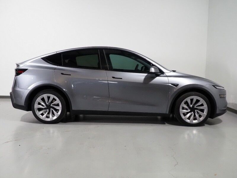 2026 Tesla Model Y Long Range AWD *AUTOPILOT, NAVIGATION, SAFETY ALERTS, ADAPTIVE CRUISE, AUTOMATIC PARKING, SURROUND CAMERAS, PANORAMA GLASS ROOF, CLIMATE SEATS, HEATED STEERING, WIRELESS CHARGING Round Rock TX
