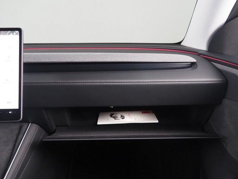 2026 Tesla Model Y Long Range AWD *AUTOPILOT, NAVIGATION, SAFETY ALERTS, ADAPTIVE CRUISE, AUTOMATIC PARKING, SURROUND CAMERAS, PANORAMA GLASS ROOF, CLIMATE SEATS, HEATED STEERING, WIRELESS CHARGING Round Rock TX