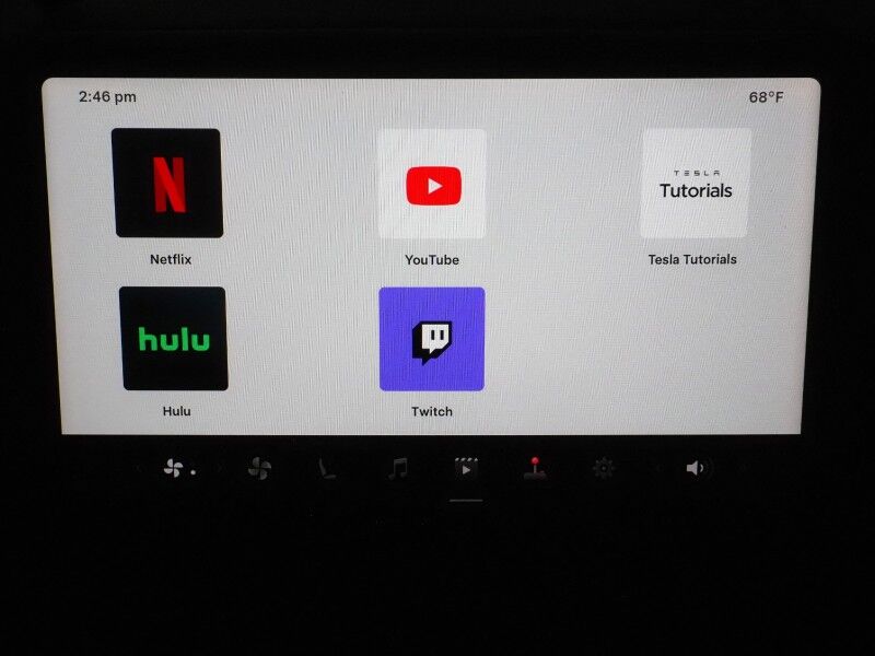 2026 Tesla Model Y Long Range AWD *AUTOPILOT, NAVIGATION, SAFETY ALERTS, ADAPTIVE CRUISE, AUTOMATIC PARKING, SURROUND CAMERAS, PANORAMA GLASS ROOF, CLIMATE SEATS, HEATED STEERING, WIRELESS CHARGING Round Rock TX