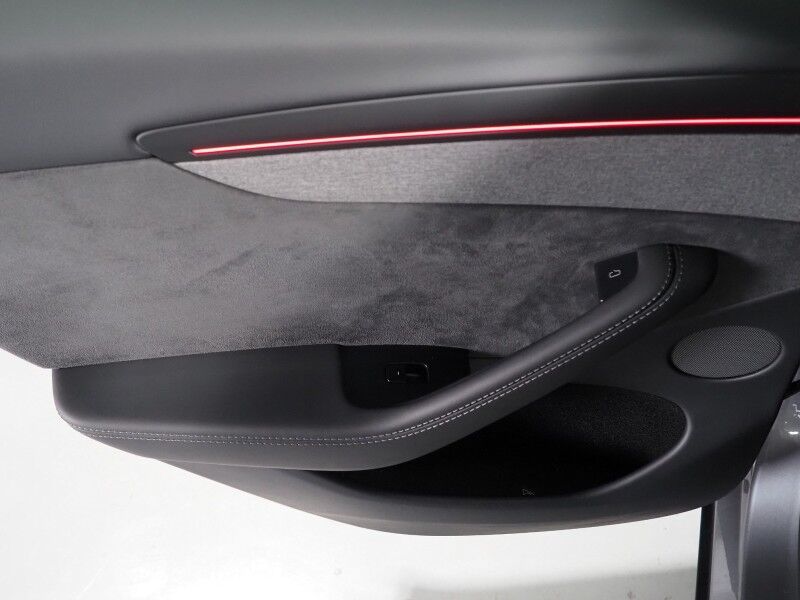 2026 Tesla Model Y Long Range AWD *AUTOPILOT, NAVIGATION, SAFETY ALERTS, ADAPTIVE CRUISE, AUTOMATIC PARKING, SURROUND CAMERAS, PANORAMA GLASS ROOF, CLIMATE SEATS, HEATED STEERING, WIRELESS CHARGING Round Rock TX