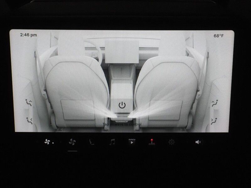 2026 Tesla Model Y Long Range AWD *AUTOPILOT, NAVIGATION, SAFETY ALERTS, ADAPTIVE CRUISE, AUTOMATIC PARKING, SURROUND CAMERAS, PANORAMA GLASS ROOF, CLIMATE SEATS, HEATED STEERING, WIRELESS CHARGING Round Rock TX