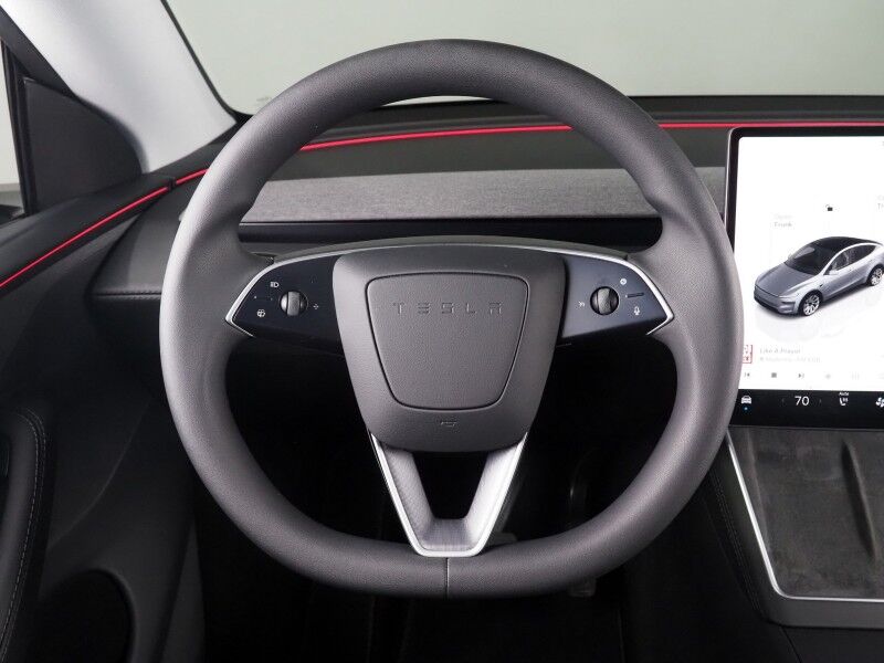 2026 Tesla Model Y Long Range AWD *AUTOPILOT, NAVIGATION, SAFETY ALERTS, ADAPTIVE CRUISE, AUTOMATIC PARKING, SURROUND CAMERAS, PANORAMA GLASS ROOF, CLIMATE SEATS, HEATED STEERING, WIRELESS CHARGING Round Rock TX