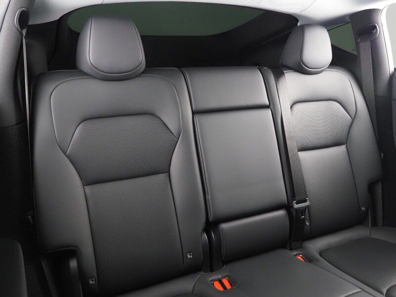 2026 Tesla Model Y Long Range AWD *AUTOPILOT, NAVIGATION, SAFETY ALERTS, ADAPTIVE CRUISE, AUTOMATIC PARKING, SURROUND CAMERAS, PANORAMA GLASS ROOF, CLIMATE SEATS, HEATED STEERING, WIRELESS CHARGING Round Rock TX