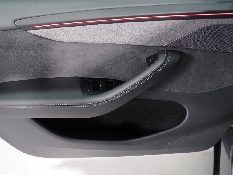 2026 Tesla Model Y Long Range AWD *AUTOPILOT, NAVIGATION, SAFETY ALERTS, ADAPTIVE CRUISE, AUTOMATIC PARKING, SURROUND CAMERAS, PANORAMA GLASS ROOF, CLIMATE SEATS, HEATED STEERING, WIRELESS CHARGING Round Rock TX