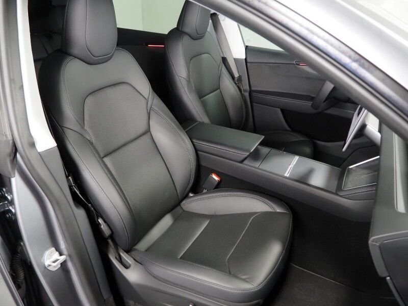 2026 Tesla Model Y Long Range AWD *AUTOPILOT, NAVIGATION, SAFETY ALERTS, ADAPTIVE CRUISE, AUTOMATIC PARKING, SURROUND CAMERAS, PANORAMA GLASS ROOF, CLIMATE SEATS, HEATED STEERING, WIRELESS CHARGING Round Rock TX