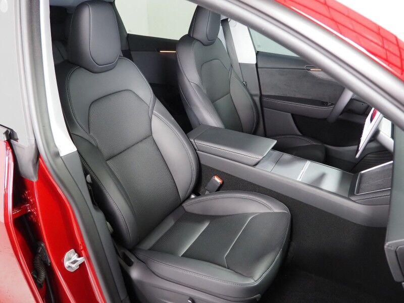 2026 Tesla Model Y Long Range AWD *AUTOPILOT, NAVIGATION, SAFETY ALERTS, ADAPTIVE CRUISE, AUTOMATIC PARKING, SURROUND CAMERAS, PANORAMA GLASS ROOF, CLIMATE SEATS, HEATED STEERING, WIRELESS CHARGING