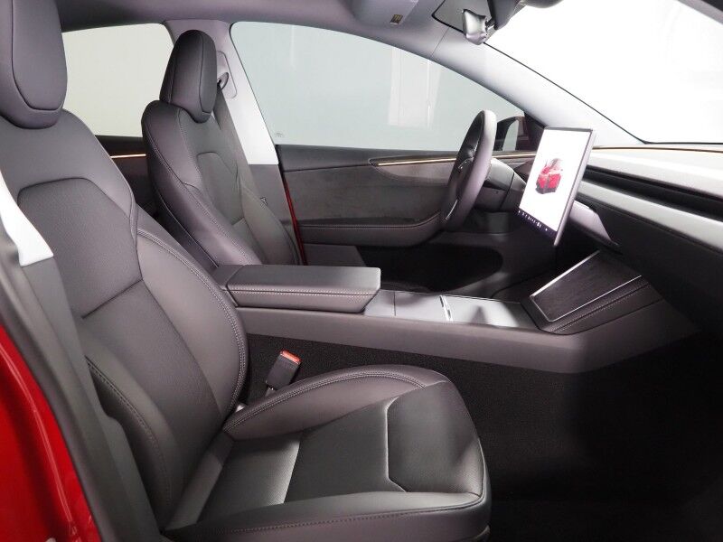 2026 Tesla Model Y Long Range AWD *AUTOPILOT, NAVIGATION, SAFETY ALERTS, ADAPTIVE CRUISE, AUTOMATIC PARKING, SURROUND CAMERAS, PANORAMA GLASS ROOF, CLIMATE SEATS, HEATED STEERING, WIRELESS CHARGING Round Rock TX