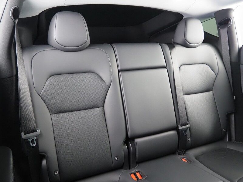 2026 Tesla Model Y Long Range AWD *AUTOPILOT, NAVIGATION, SAFETY ALERTS, ADAPTIVE CRUISE, AUTOMATIC PARKING, SURROUND CAMERAS, PANORAMA GLASS ROOF, CLIMATE SEATS, HEATED STEERING, WIRELESS CHARGING Round Rock TX