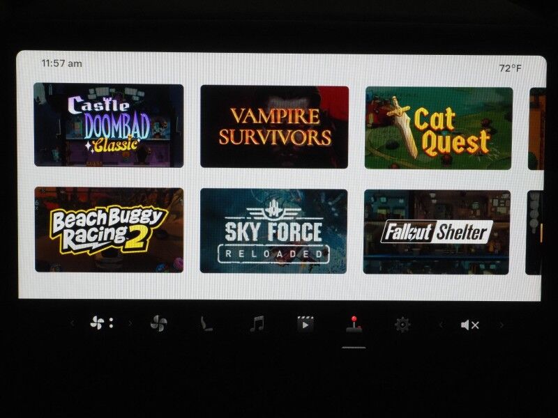 2026 Tesla Model Y Long Range AWD *AUTOPILOT, NAVIGATION, SAFETY ALERTS, ADAPTIVE CRUISE, AUTOMATIC PARKING, SURROUND CAMERAS, PANORAMA GLASS ROOF, CLIMATE SEATS, HEATED STEERING, WIRELESS CHARGING Round Rock TX