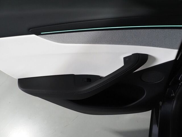 2026 Tesla Model Y Long Range AWD ***JUNIPER*** *AUTOPILOT, NAVIGATION, SAFETY ALERTS, ADAPTIVE CRUISE, AUTOMATIC PARKING, SURROUND CAMERAS, PANORAMA GLASS ROOF, CLIMATE SEATS, HEATED STEERING, WIRELESS CHARGING Round Rock TX