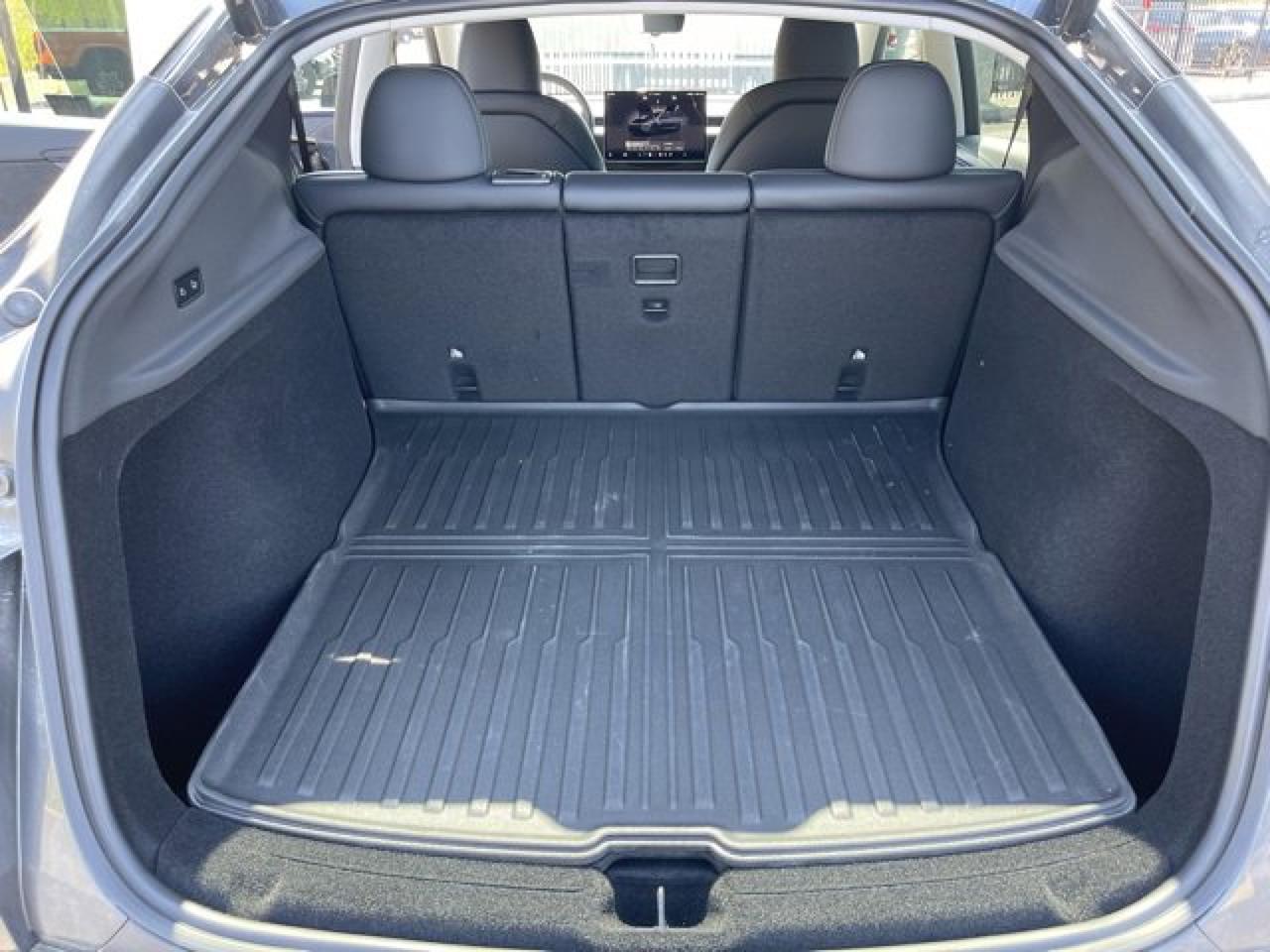 2026 Tesla Model Y Long Range AWD *Ltd Avail* ONE OWNER/SHOWROOM CONDITION Richmond Hill ON