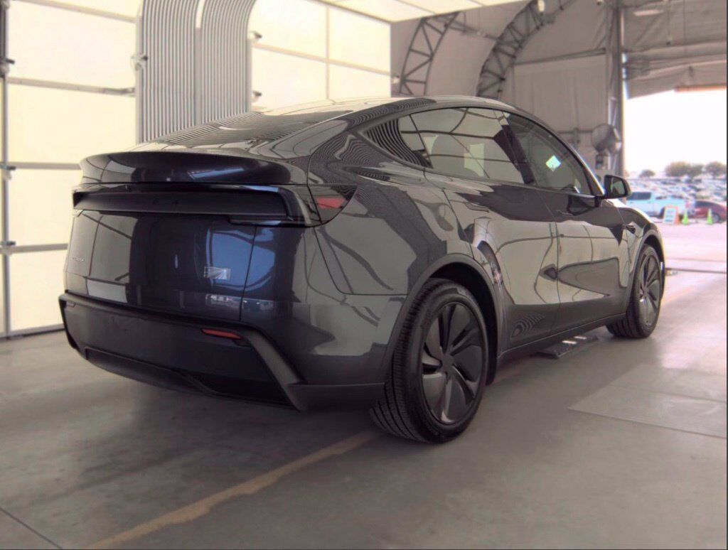 2026 Tesla Model Y Long Range LAUNCH SERIES Willowbrook IL