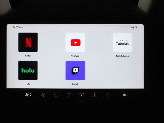 2026 Tesla Model Y Long Range Launch Series AWD *FULL SELF-DRIVING ENABLED, ACCELERATION BOOST, AUTOPILOT, NAVIGATION, SAFETY ALERTS, ADAPTIVE CRUISE, SURROUND CAMERAS, PANO GLASS ROOF, CLIMATE SEATS, HEATED STEERING, WIRELESS CHARGING Round Rock TX