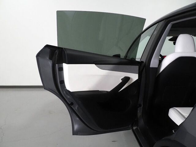 2026 Tesla Model Y Long Range Launch Series AWD *FULL SELF-DRIVING ENABLED, ACCELERATION BOOST, AUTOPILOT, NAVIGATION, SAFETY ALERTS, ADAPTIVE CRUISE, SURROUND CAMERAS, PANO GLASS ROOF, CLIMATE SEATS, HEATED STEERING, WIRELESS CHARGING Round Rock TX